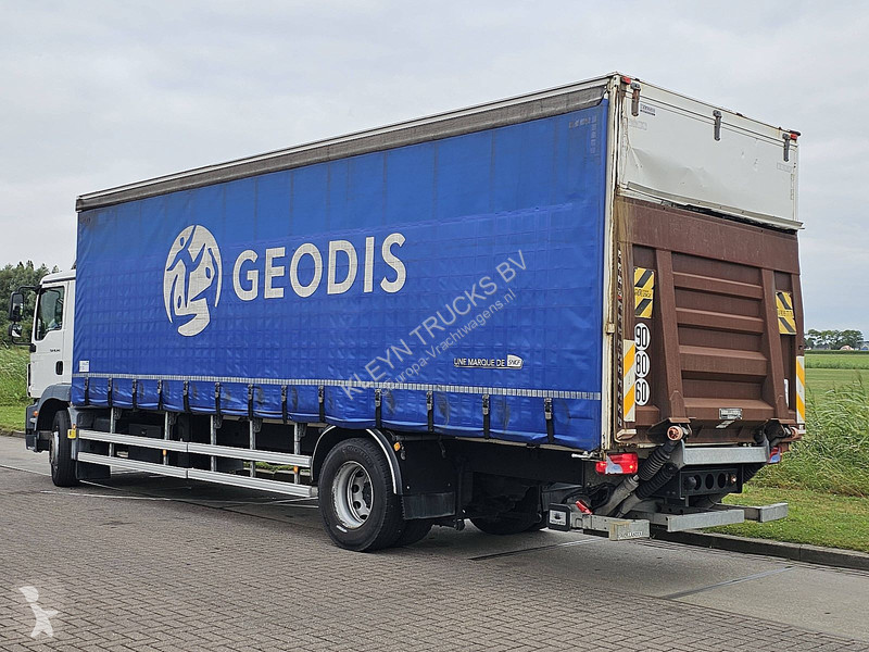 شاحنة MAN 18.340  3.000 KG TAILLIFT