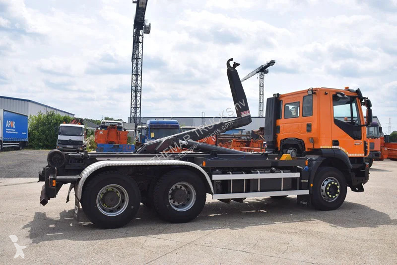 شاحنة Iveco 360 +Waf 20t.hooklift
