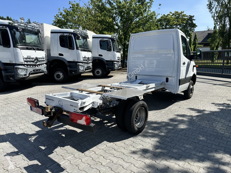 شاحنة Mercedes 516 CDI 4X4