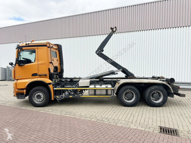 شاحنة Mercedes Arocs 3353 6x4 Arocs 3353 6x4...