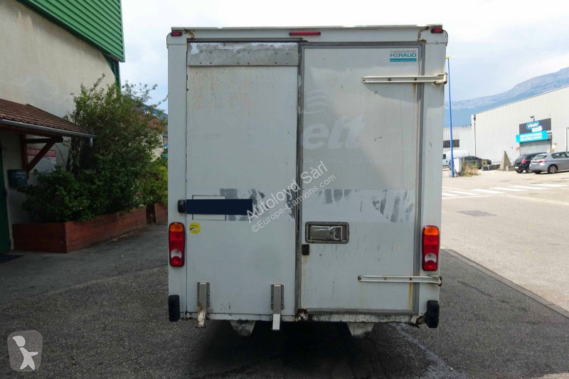 Camion Renault MASTER CAISSE 2,3 DCI 136