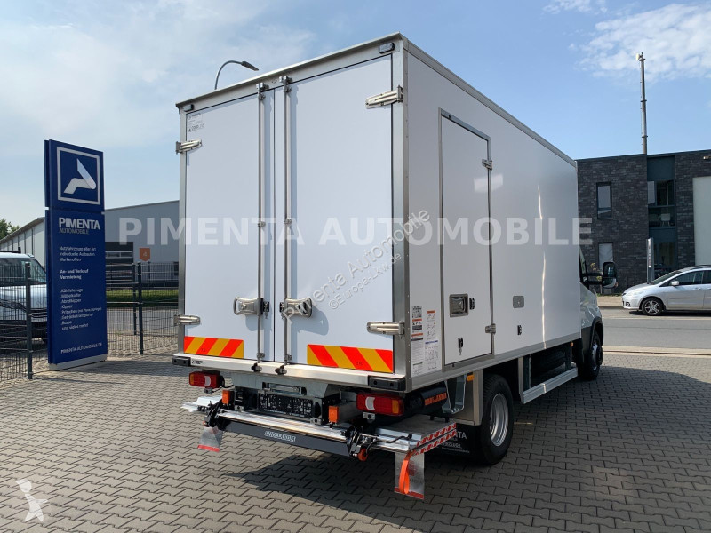 شاحنة Iveco 70C18A8P TK AUT LUFTF V500X...