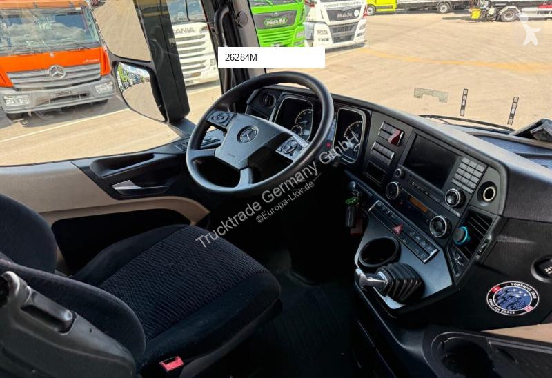 شاحنة Mercedes 2542