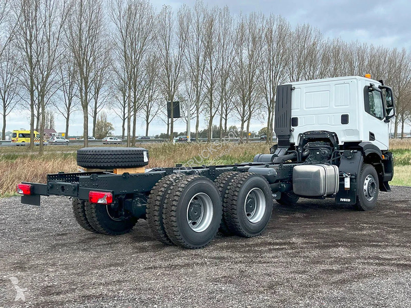 شاحنة Iveco AD380T43H-4500 AT Chassis Cabin (9...