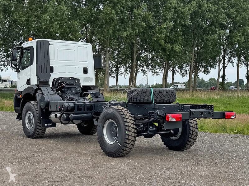 شاحنة Iveco AD190T43WH-4500 AT Chassis Cabin (8...