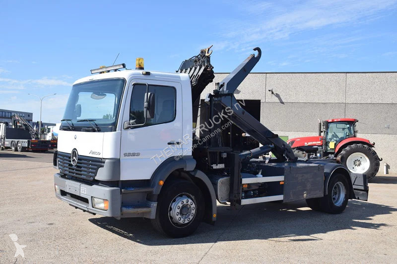 شاحنة Mercedes 1823 +Hooklift + MKG crane - 6x...