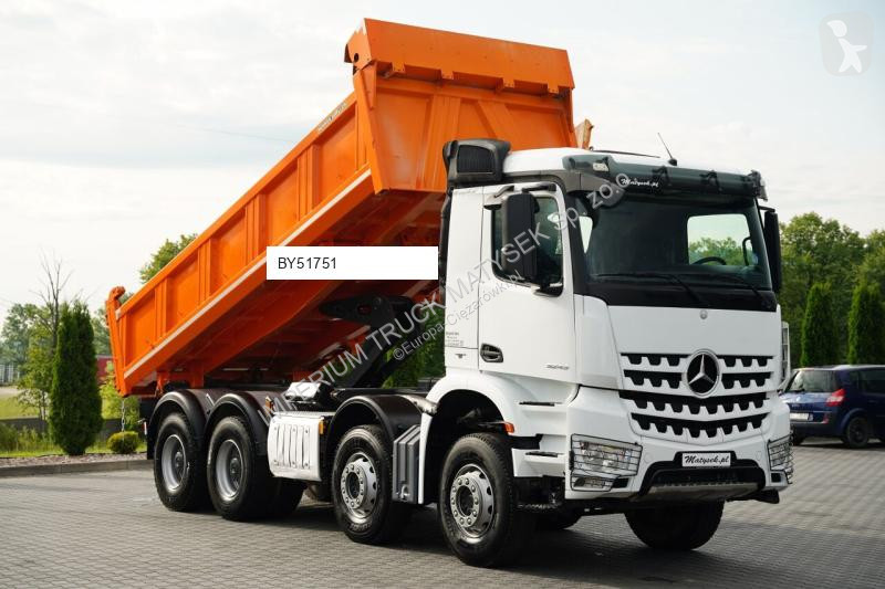شاحنة Mercedes AROCS 3243