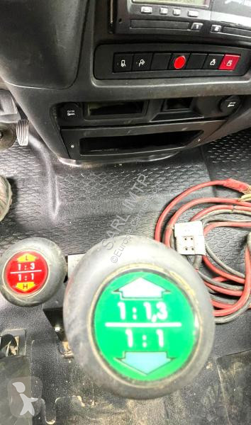 Véhicule utilitaire Iveco DOUB CAB 6 PERSONNES...