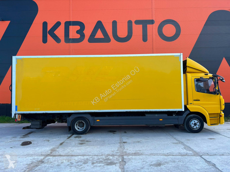 شاحنة Mercedes 1221 4x2