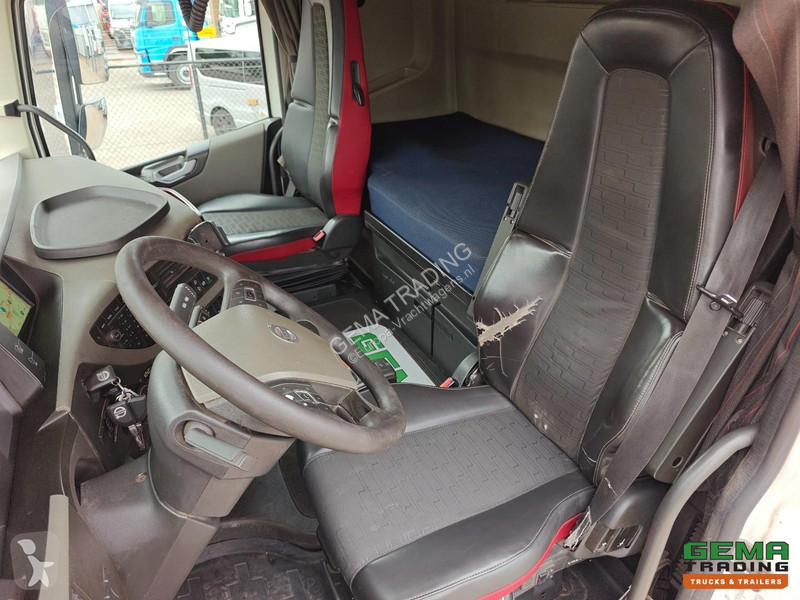 شاحنة Volvo 460 6x4 GlobeTrotter Euro6C - VDL...