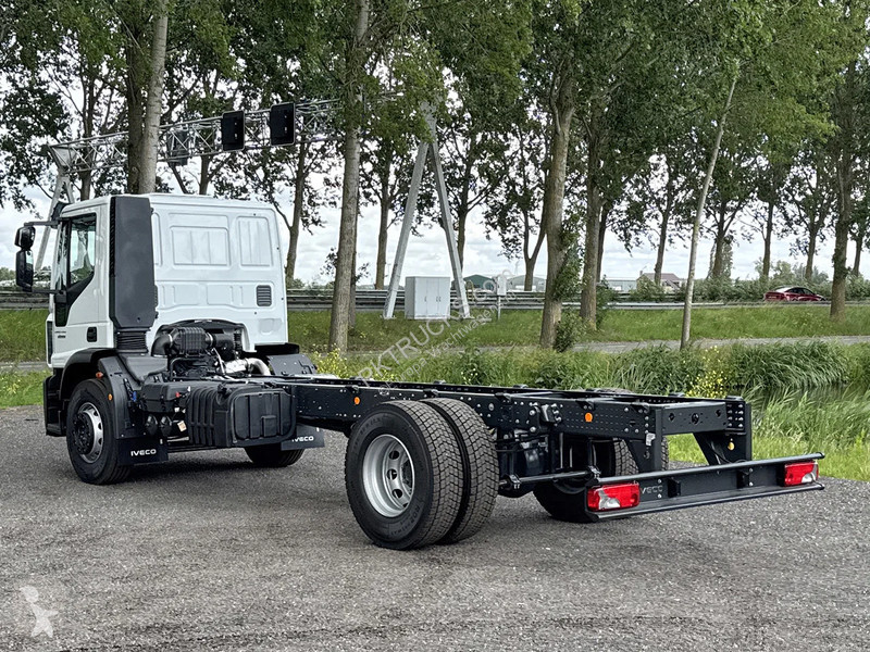 شاحنة Iveco EuroCargo 180 E28-4815 Chassis...