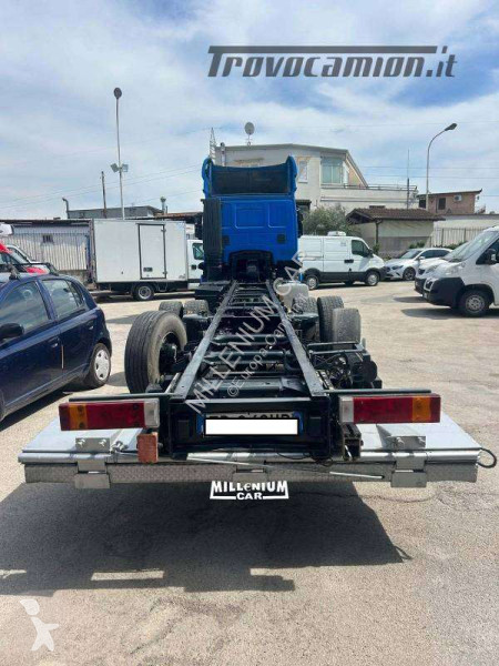 شاحنة Iveco 260S42 PASSO 6050 M9,60 SPONDA
