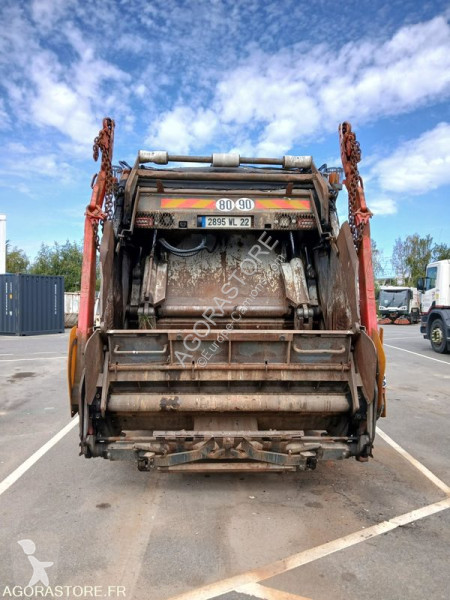 Camion Scania 114