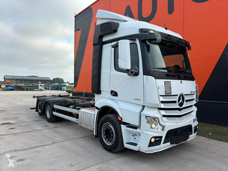 شاحنة Mercedes 2551 6x2 ADR / STREAMSPACE
