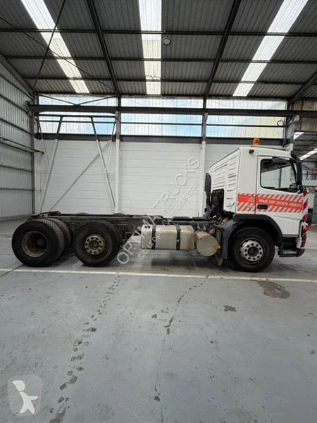 شاحنة Volvo 300 6x2