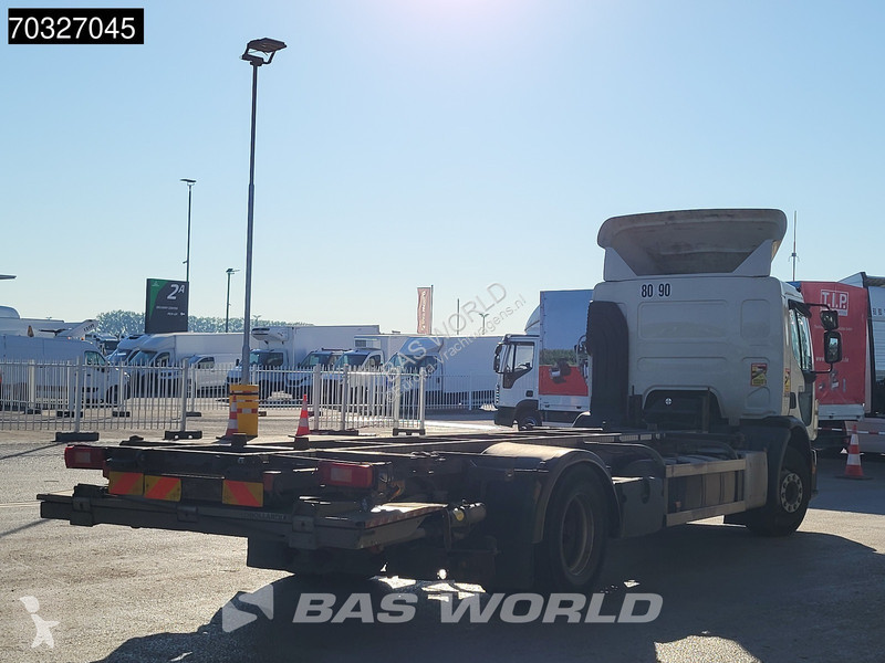 شاحنة Volvo 320  4X2 19t chassis 550cm Radstand...