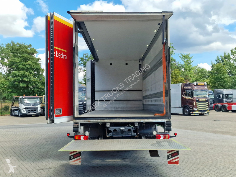 شاحنة Mercedes 1827 4x2 Box with sidedoors -...