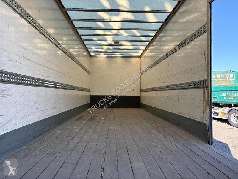 Camion DAF 220 + EURO 6 + LIFT + 6 CYL + 12T