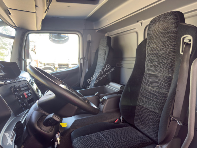 شاحنة Mercedes atego 1024