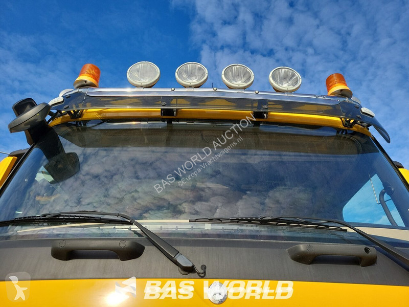 Грузовик Mercedes 2563