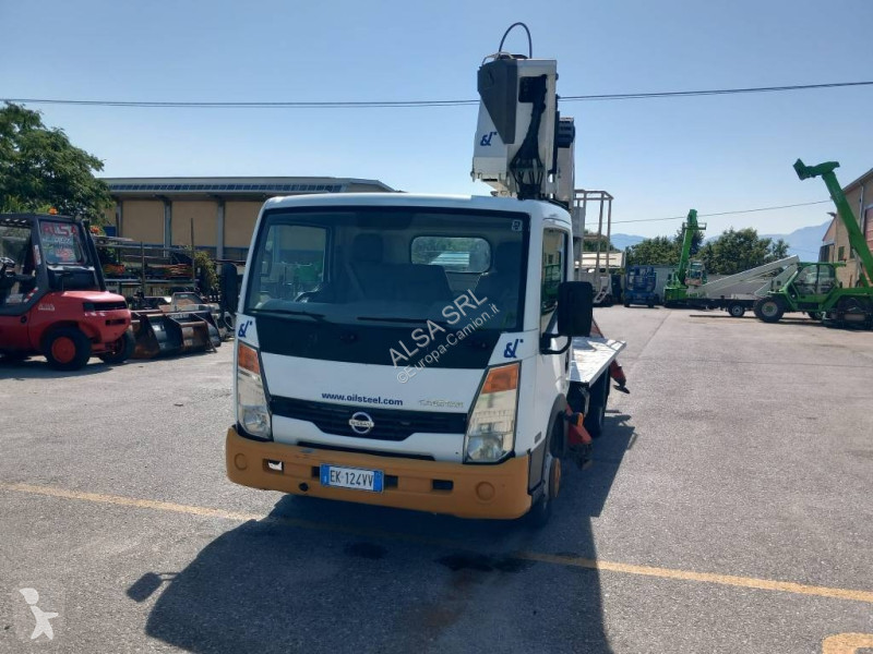 Camión Nissan 21.12