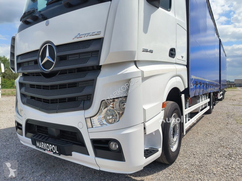 Vrachtwagen Mercedes TANDEM