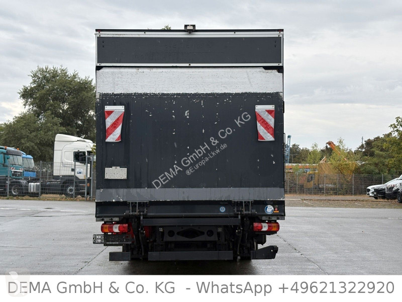 Vrachtwagen Mercedes...