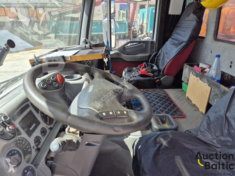 Camion Iveco AD260T35