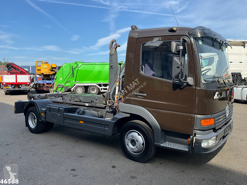 Camión Mercedes 818 Fassi 4 Tonmeter laadkraan