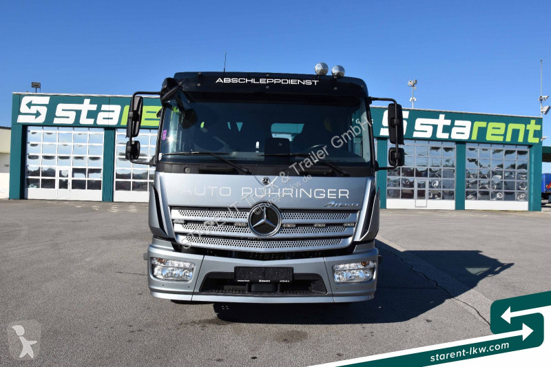 Camion Mercedes 1330L 4x2 Abschleppwagen...