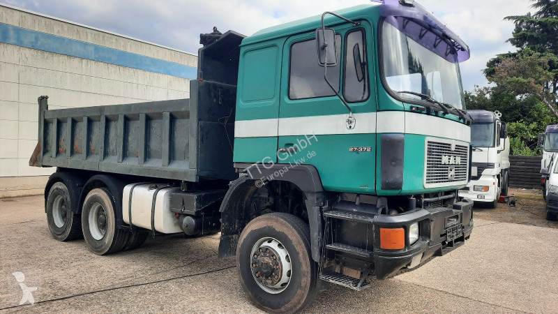 Vrachtwagen MAN 27372 6x6