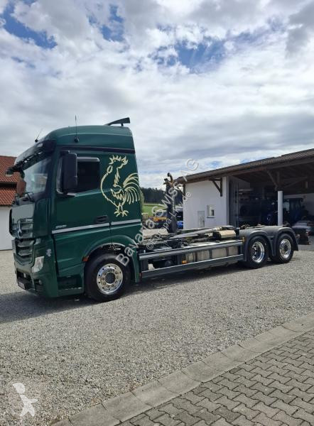 Kamion Mercedes 2551