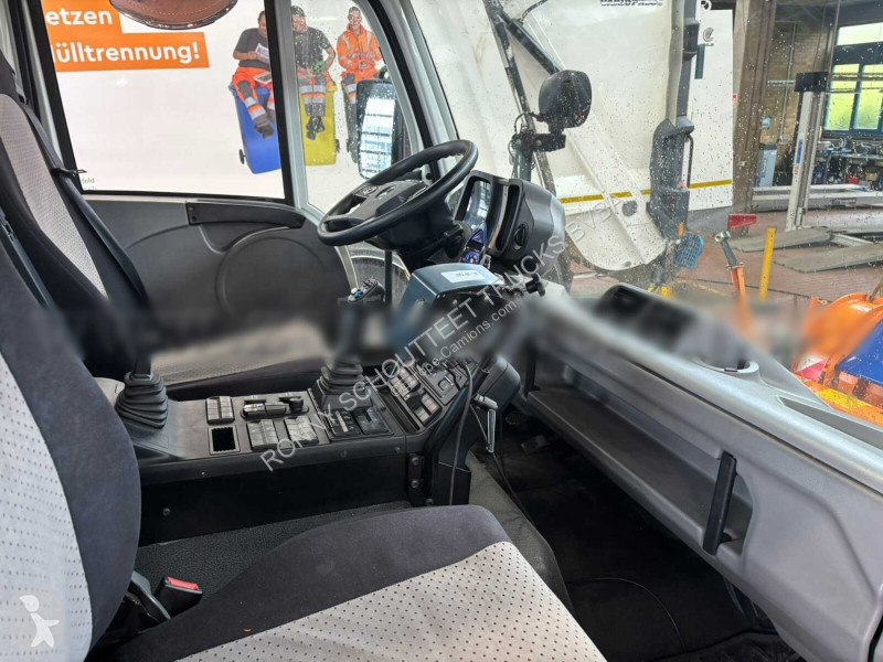 Комунальна техніка Unimog U 423