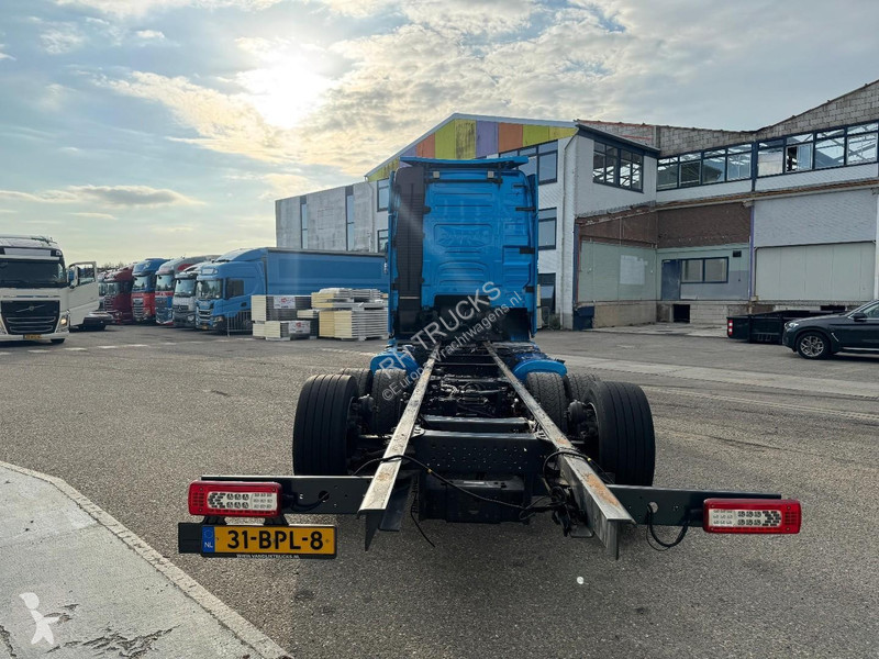 Camión Volvo 460 6X2 EURO 6 CHASSIS CABINE