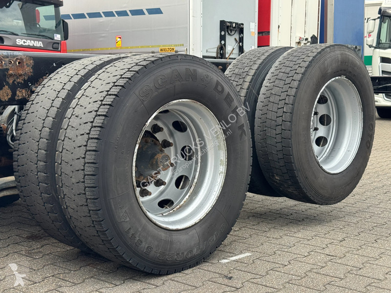 Camión Scania 580 V8 6x2 etarder Full Air WB 4.35
