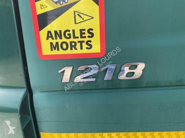 Camión Mercedes 1218
