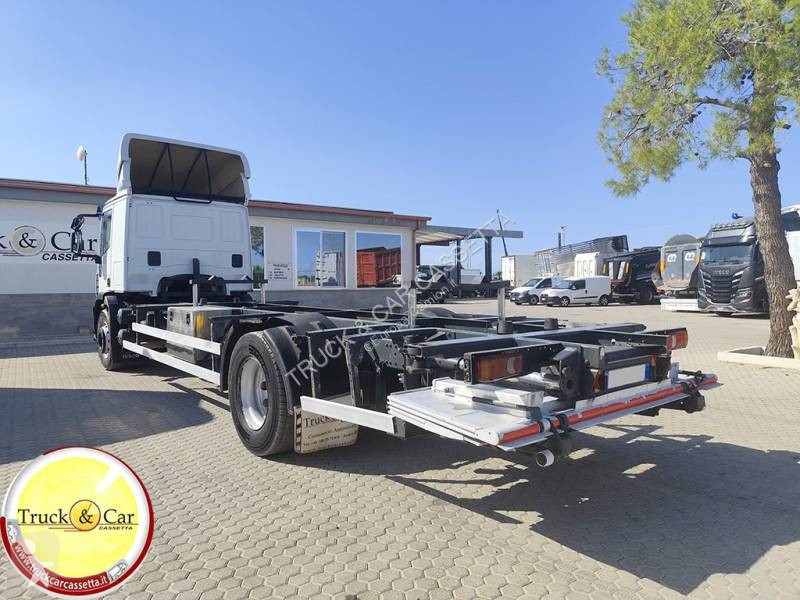 Camión Iveco 180 E 30