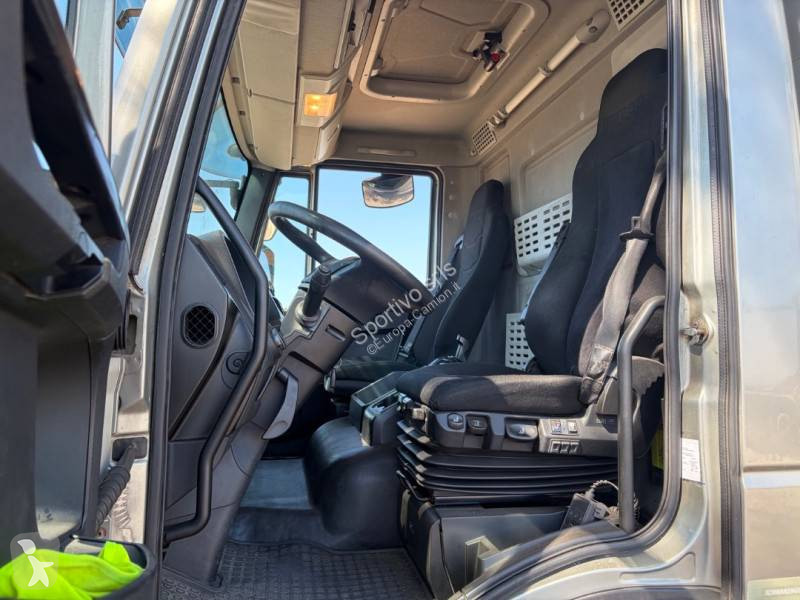 Camión Iveco 180E32