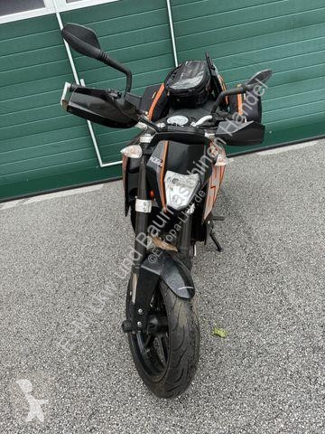 Kamion  690 DUKE