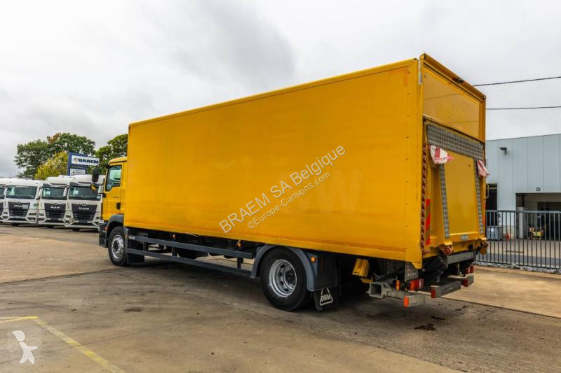 Camión MAN 18.250 BL + DHOLLANDIA 2T.