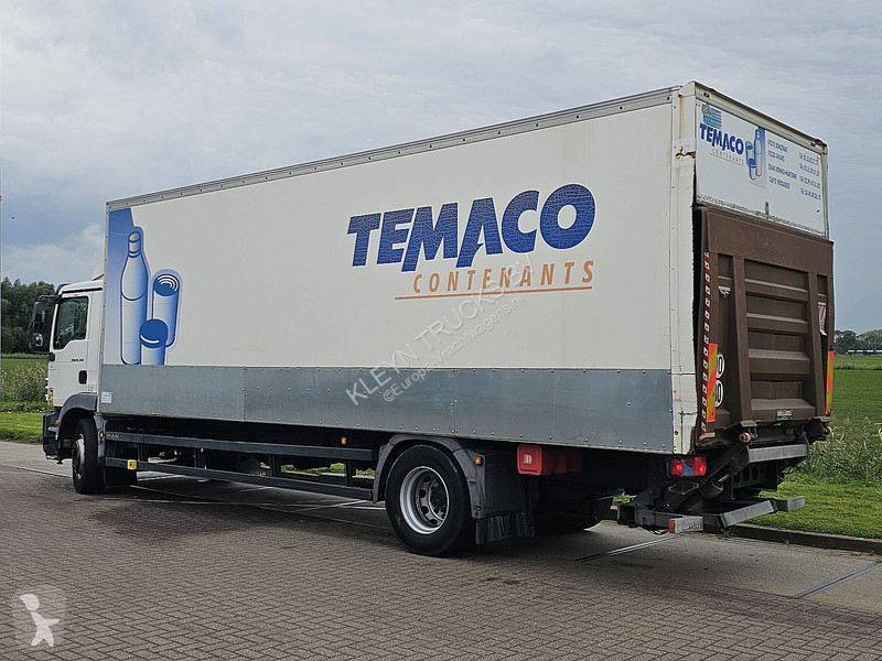 Camión MAN 18.340  AIRCO TAILLIFT