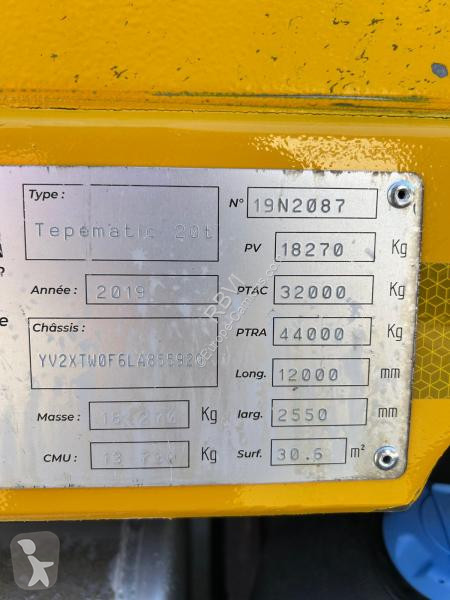 Volvo 420 truck