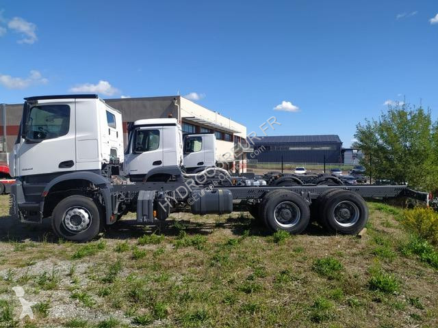 Kamion Mercedes 3243 KN