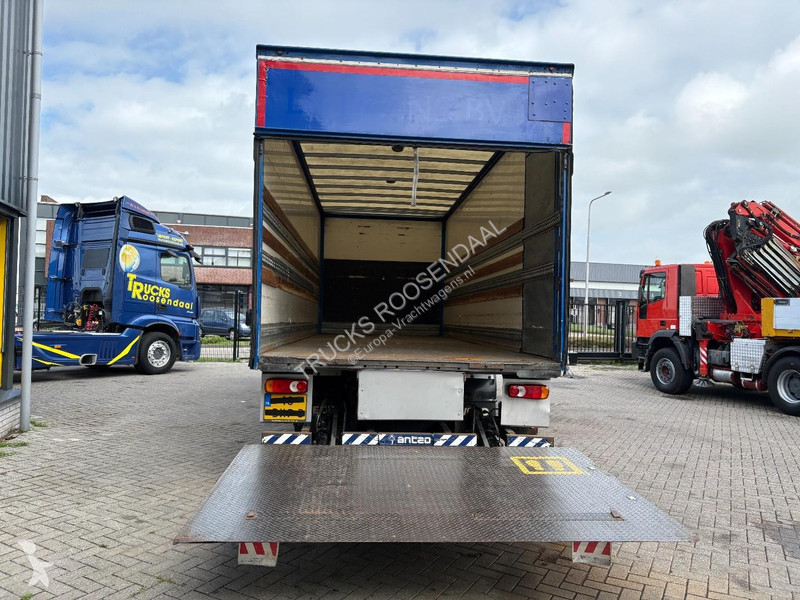 Camión Iveco 120E21 + 4x in stock + euro 6 + lift