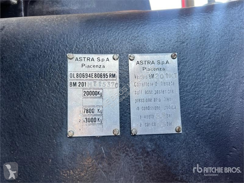 Camión Astra 1 T/A Dump Truck (Inoperable)