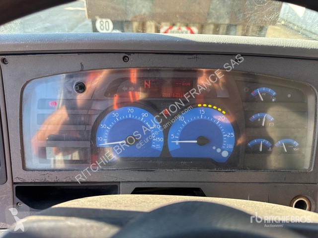Teherautó Renault 220 dCi