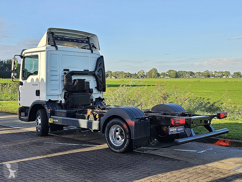 Camión MAN 8.220  PTO AIRCO WB305