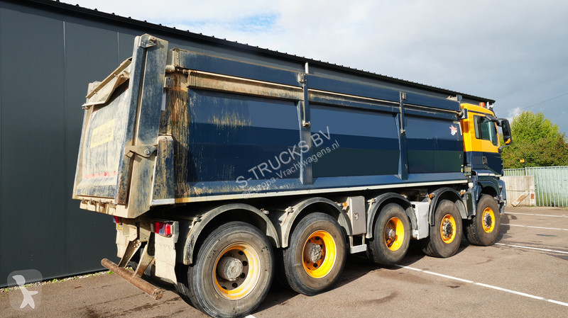 Camión MAN 49.440 10x8 tipper 486.300km