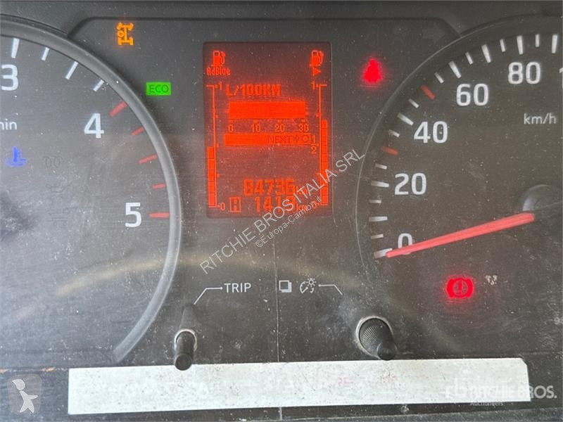 Camion Nissan Isoli PNT230 20.5 m on Nissan...