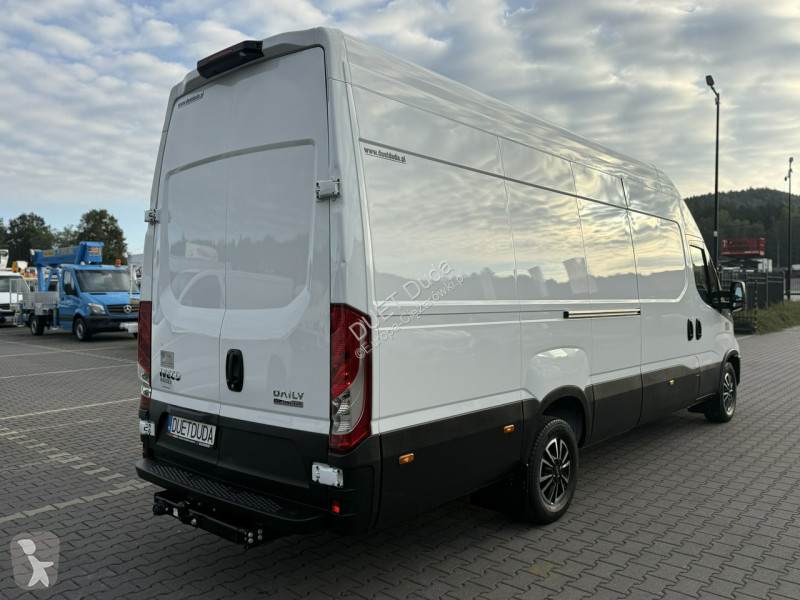Camião Iveco 35S21